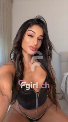 Yasmine - Escort en Eaux-vives

