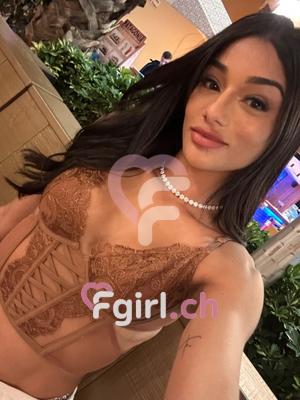 Yasmine - Escort à Lausanne