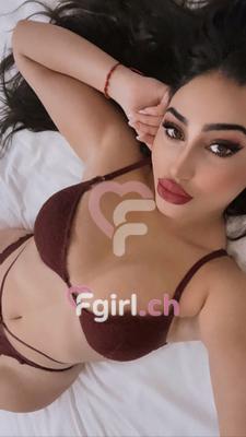 Yasmine - Escort a Genève
