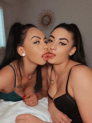 Yasmine & Julia - Escort a Lausanne
