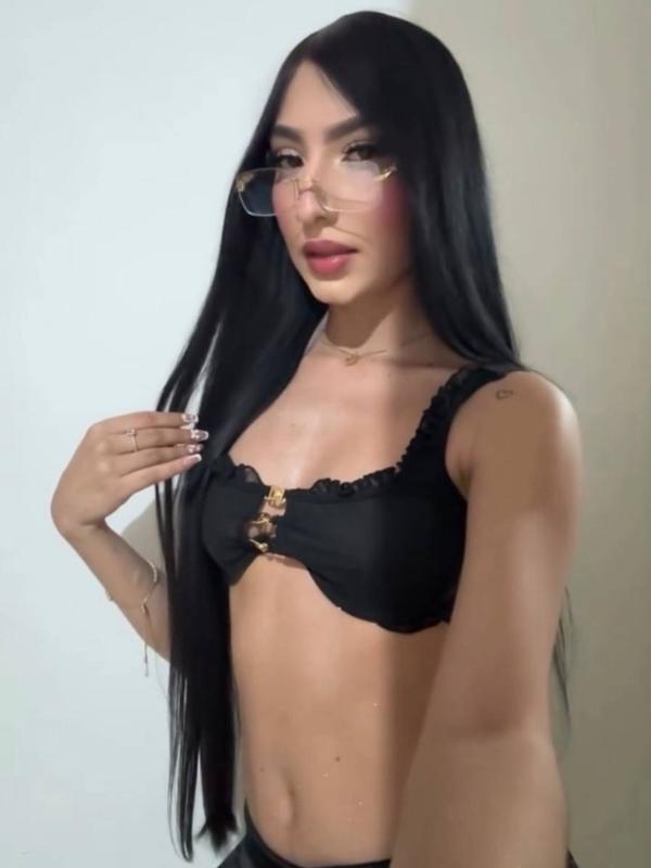 Yina - Escort à Plainpalais
