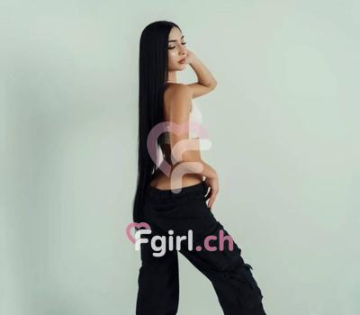 Yina - Escort à Plainpalais
