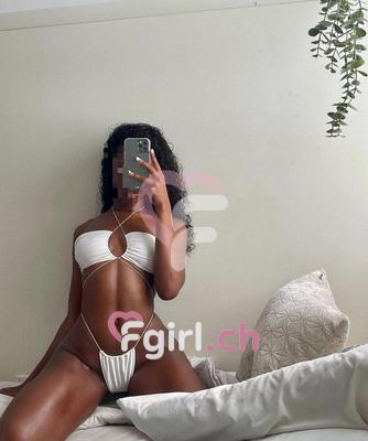 Yomelly - Erotic masseuse in Geneva
