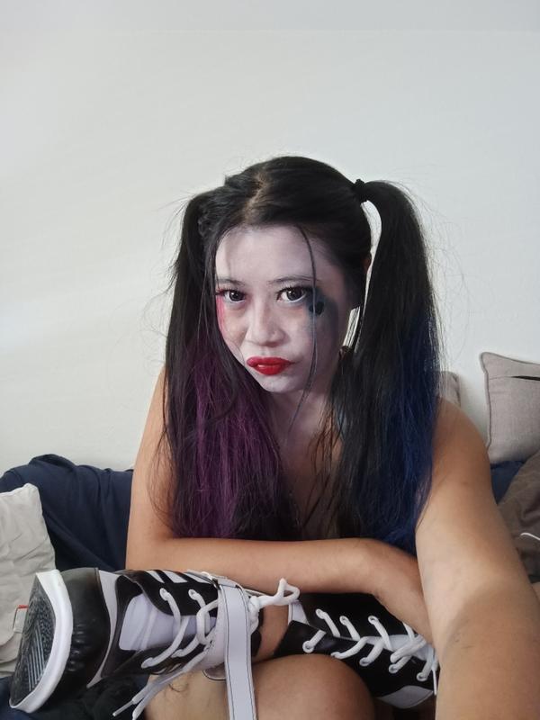 Yumi Daemon - Dominatrice BDSM à Genève
