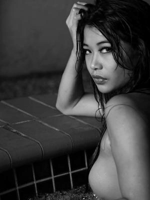 Yumi Daemon - Dominatrix BDSM a Genève
