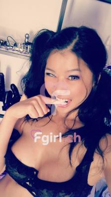 Yumi Daemon - Dominatrice BDSM à Genève