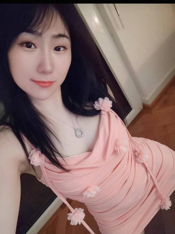 Yuuna - Escort in Yverdon-les-Bains
