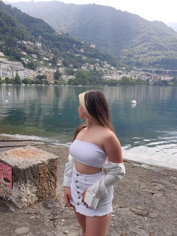 Zarah - Masseuse érotique à Lausanne

