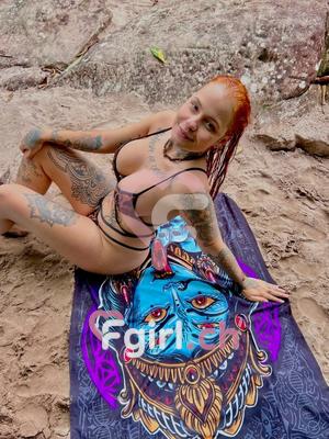 Zarina - TelefonSex & Video-Chat in Neuenburg
