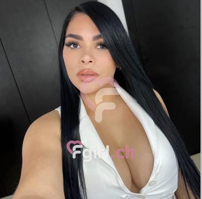 Zoë - Escort in Neuenburg