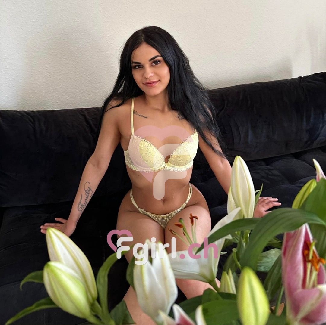 Zoya Fox – Geneva photo 4